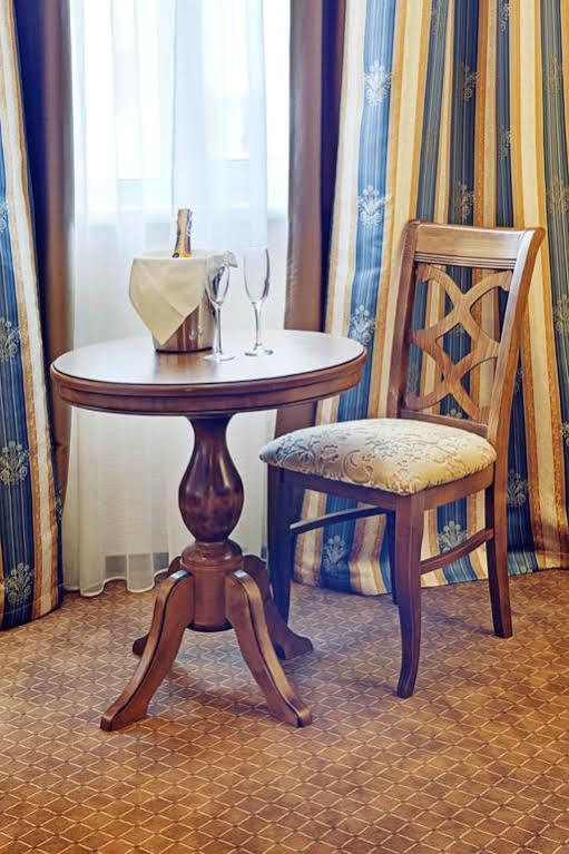 West Park Hotel Sofiivska Borshchahivka Kültér fotó