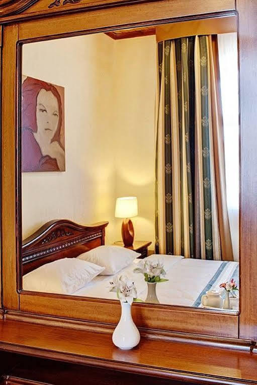 West Park Hotel Sofiivska Borshchahivka Kültér fotó
