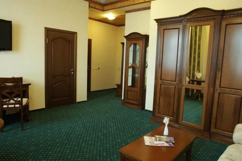 West Park Hotel Sofiivska Borshchahivka Kültér fotó