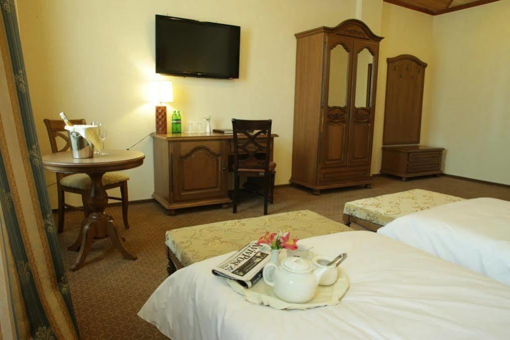 West Park Hotel Sofiivska Borshchahivka Kültér fotó
