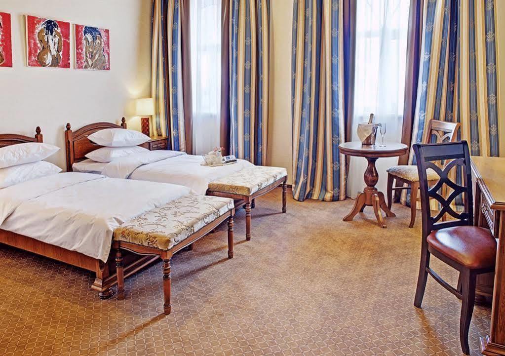 West Park Hotel Sofiivska Borshchahivka Kültér fotó