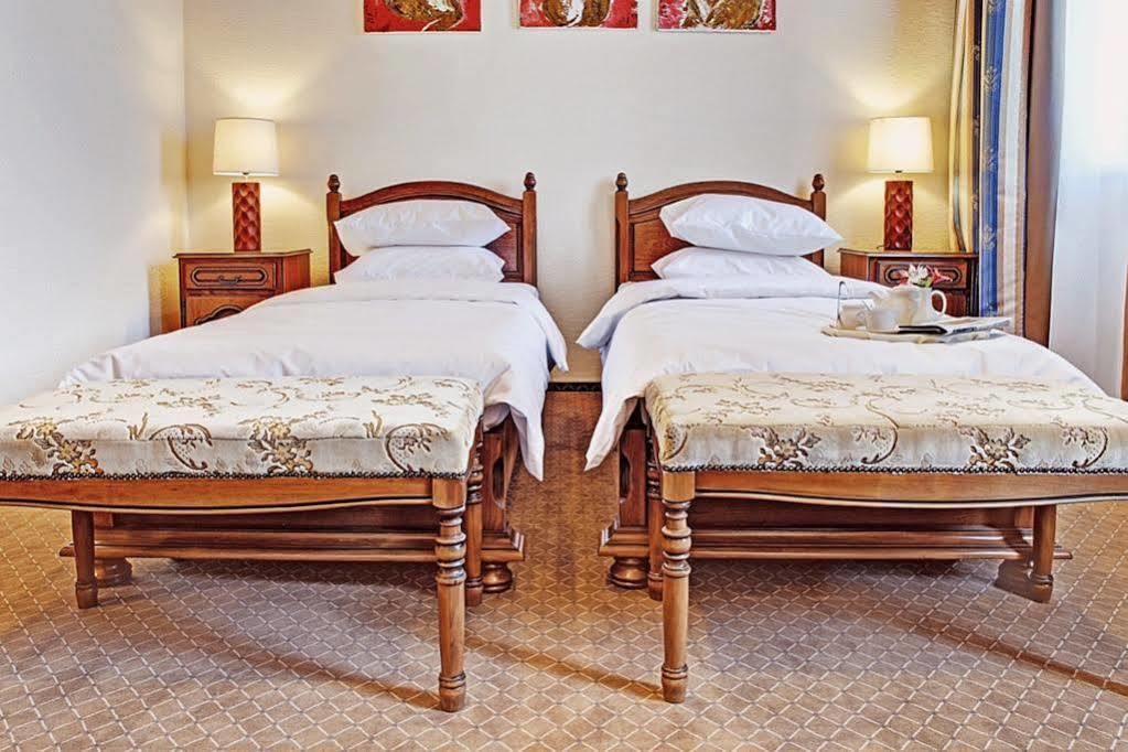 West Park Hotel Sofiivska Borshchahivka Kültér fotó