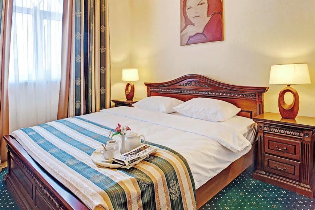 West Park Hotel Sofiivska Borshchahivka Kültér fotó