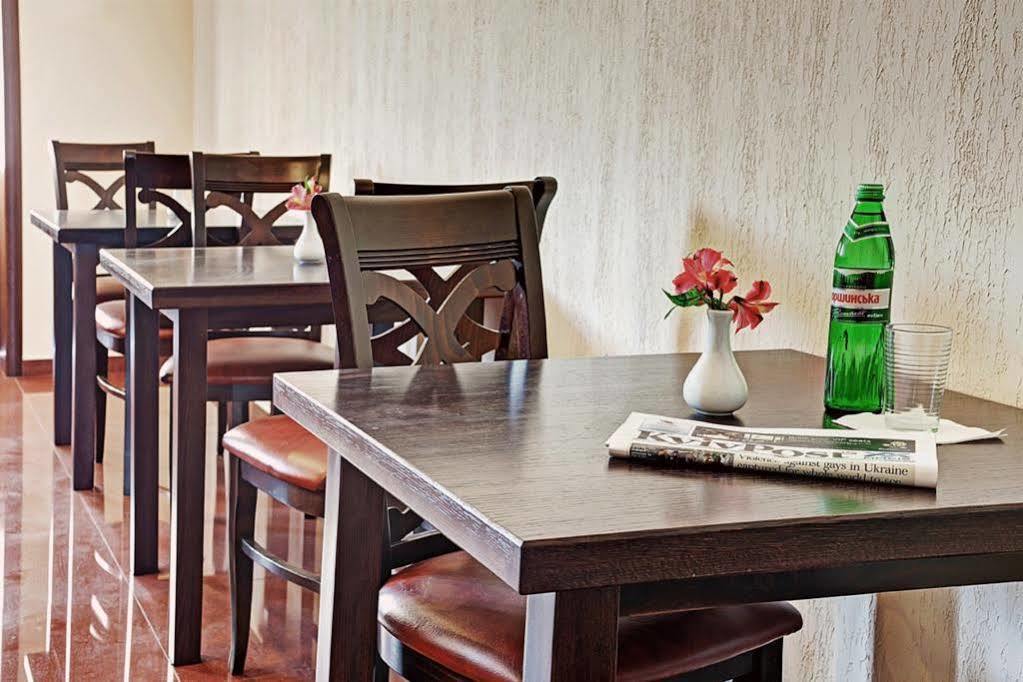 West Park Hotel Sofiivska Borshchahivka Kültér fotó